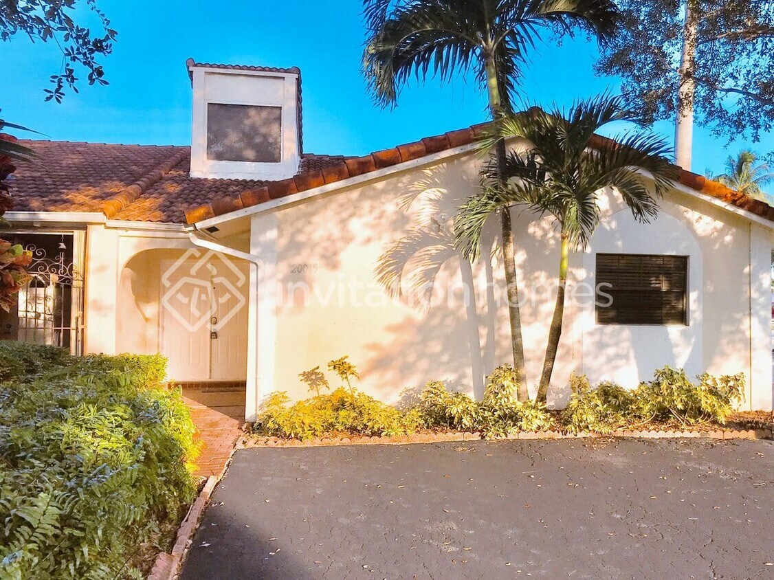 Foto principal - 20015 W Oakmont Cir