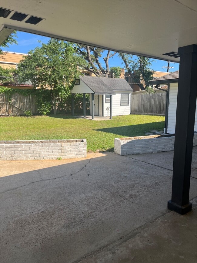 Building Photo - 5730 Old Lodge Dr