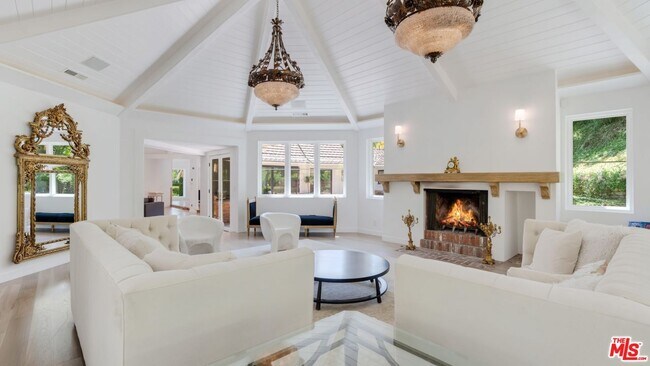 Foto del edificio - 3951 Valley Meadow Rd
