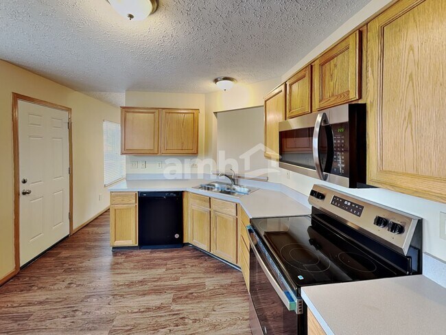 Foto del edificio - 6774 Laburnum Dr