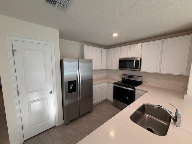 Building Photo - 6685 SW 81st Lp
