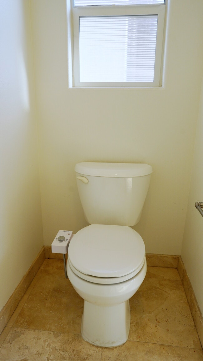 Building Photo - 3780 Lenawee Ave