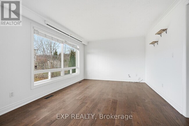 Building Photo - 109 Fontainbleau Dr