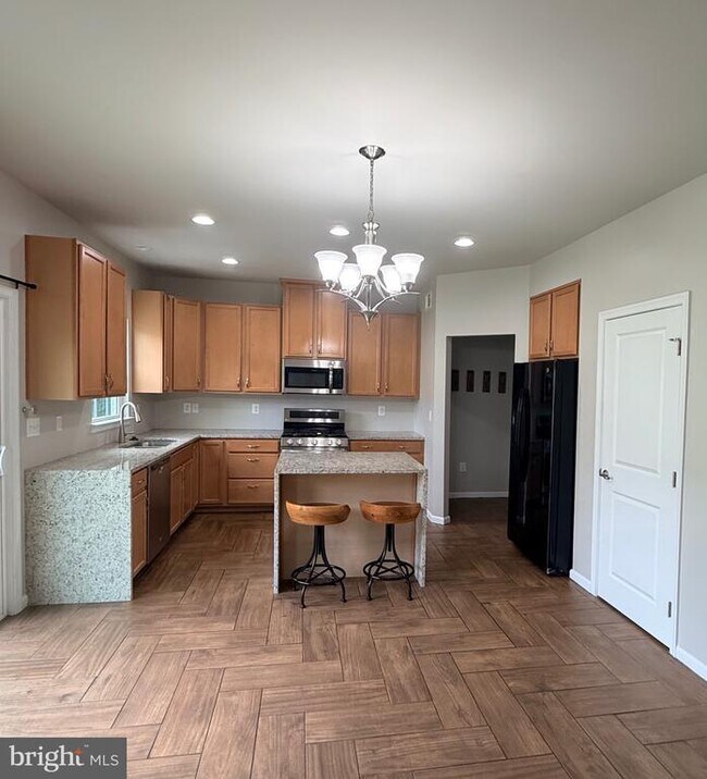 Building Photo - 9411 Wood Creek Cir