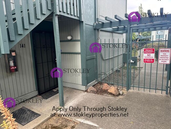 Building Photo - 1036 Oak Grove Rd