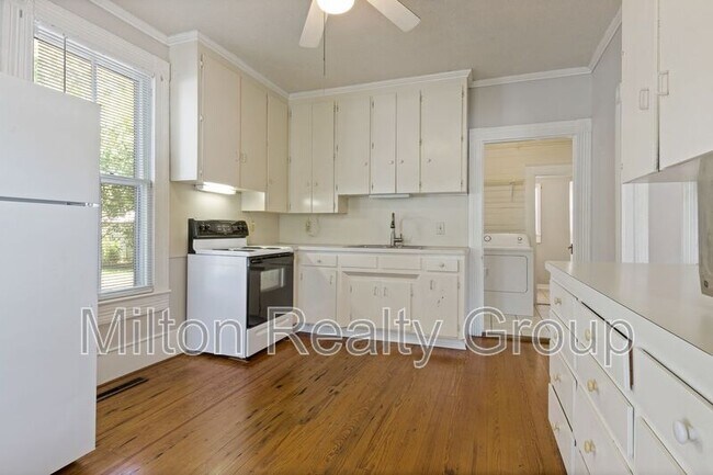 Foto del edificio - 106 W Ivey St
