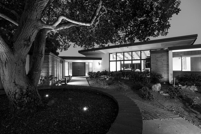Building Photo - 4478 Hortensia St