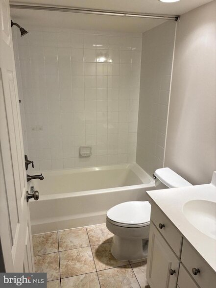 Building Photo - 8915 Amelung St