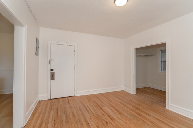Building Photo - 8302 Lake Ave