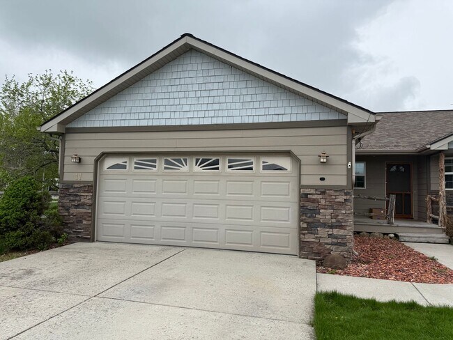 Building Photo - Single Family Home for Rent in Bozeman! Ov...