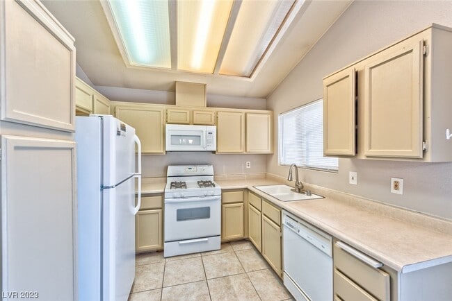 Building Photo - 6501 Burlwood Way