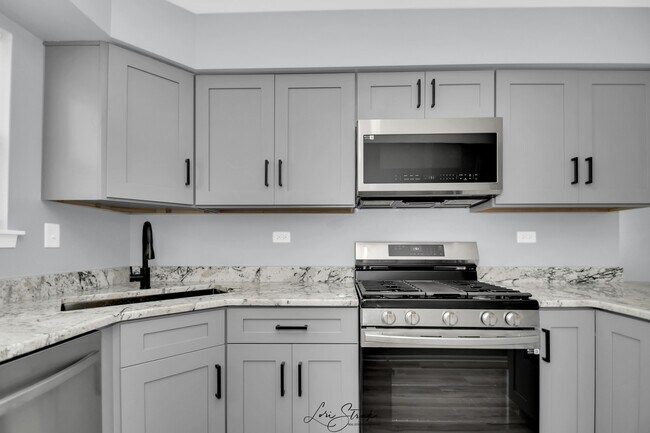 Building Photo - 541 Heritage Dr