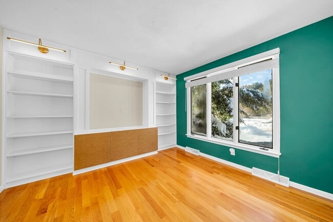 Building Photo - 2 Foxfire Dr