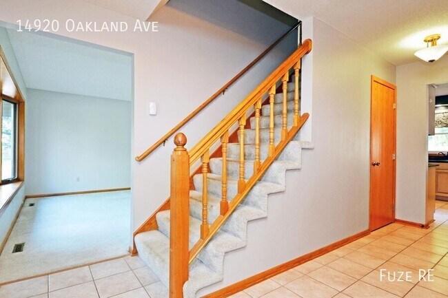 Foto del edificio - 14920 Oakland Ave