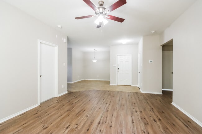 Foto del edificio - 805 Belvedere Dr