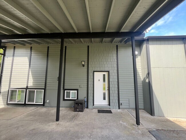 Foto del edificio - 1335 Bradley St