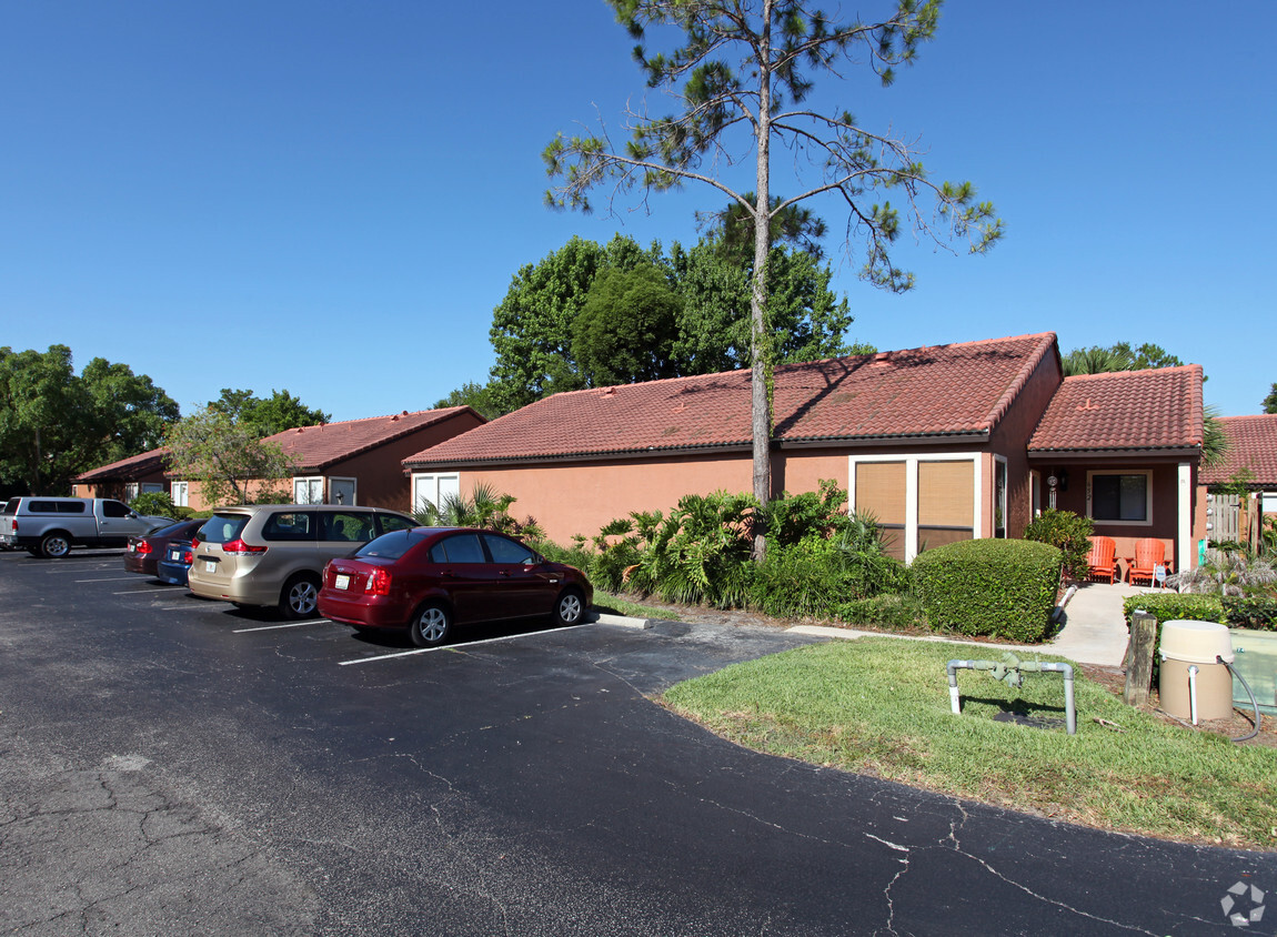 Building Photo - Winter Park Villas