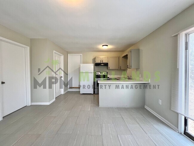 Foto del edificio - 290B Browning Court