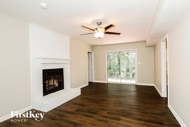 Foto del edificio - 11228 Quiet Wood Ct