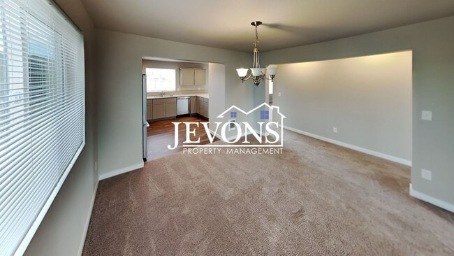 Building Photo - $500 Off on the First Month!! Enchanting 2020-built single-family home in Yakima