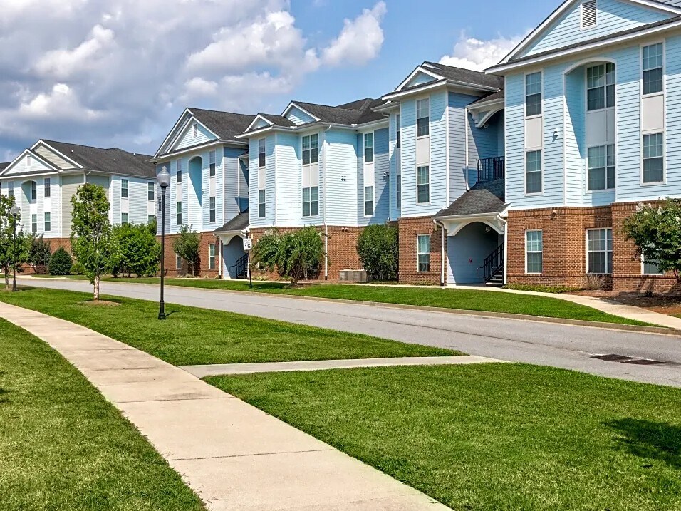 Independence Place Apartments in Hinesville, GA