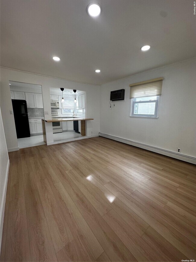 Building Photo - 1006 Mirabelle Ave