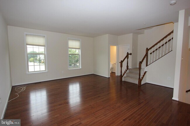 Foto del edificio - 325 Hersden Ln