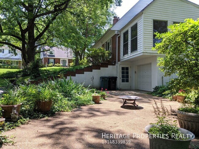 Foto del edificio - 2247 Ferncliff Ln