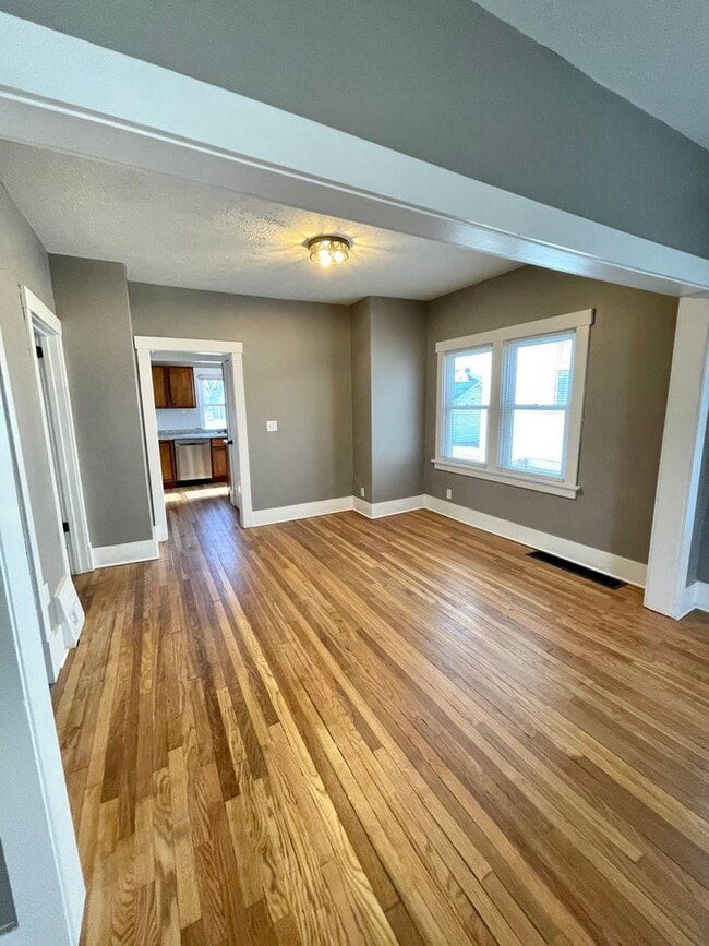 Building Photo - ? Beautifully Updated 3-Bedroom Home in Wearne Park ?