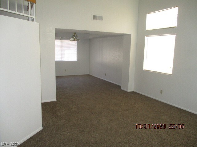 Foto del edificio - 25 Reyburn Dr