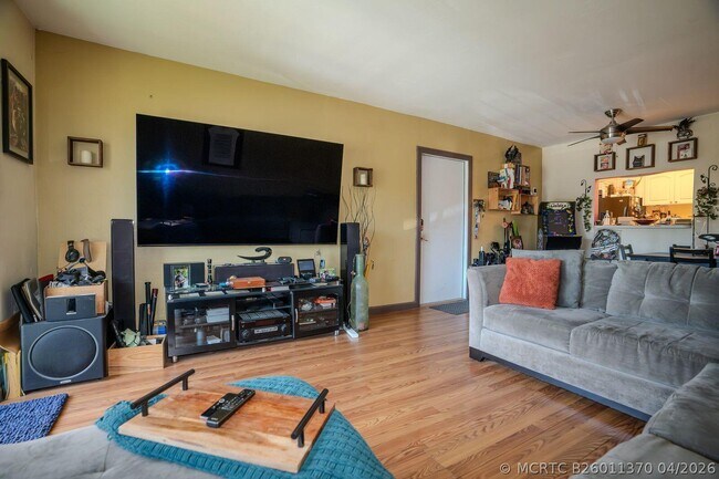 Building Photo - 13917 SW 90th Ave