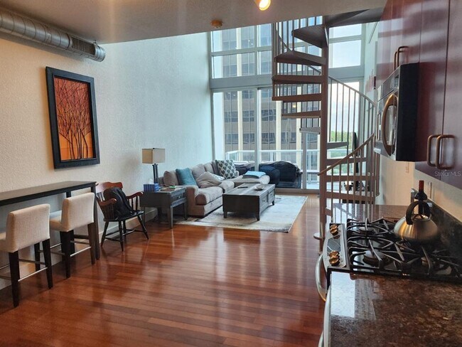 Foto del edificio - 150 E Robinson St