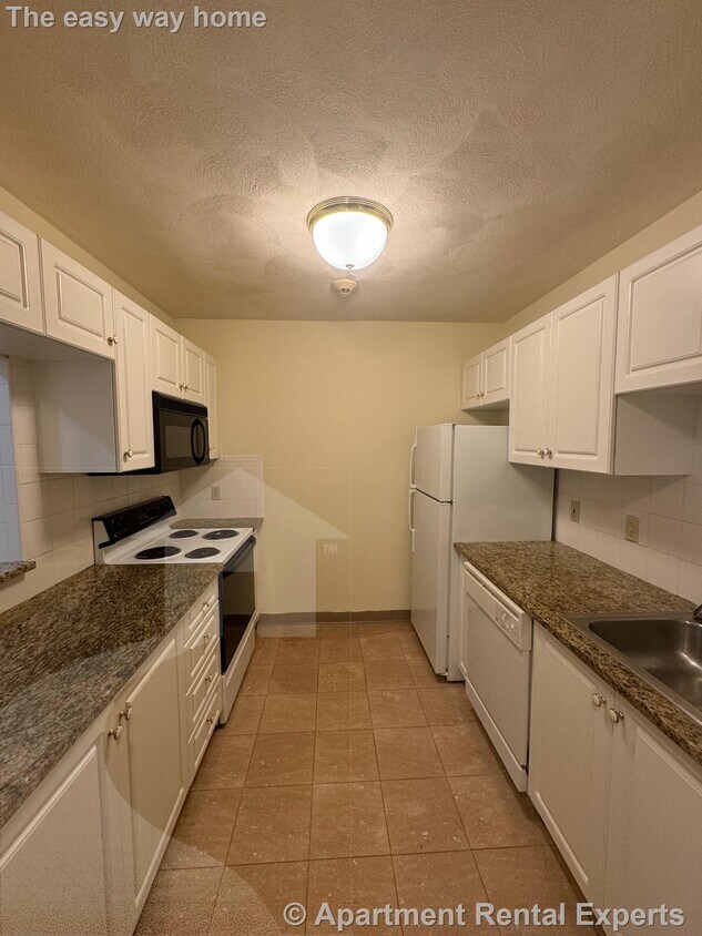 Foto principal - 373 Highland Ave