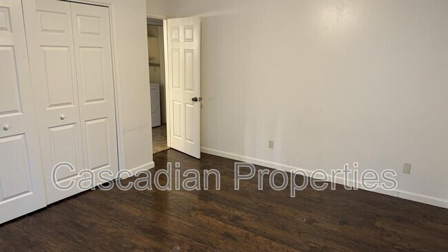 Building Photo - 1565 Fircrest Ct SE
