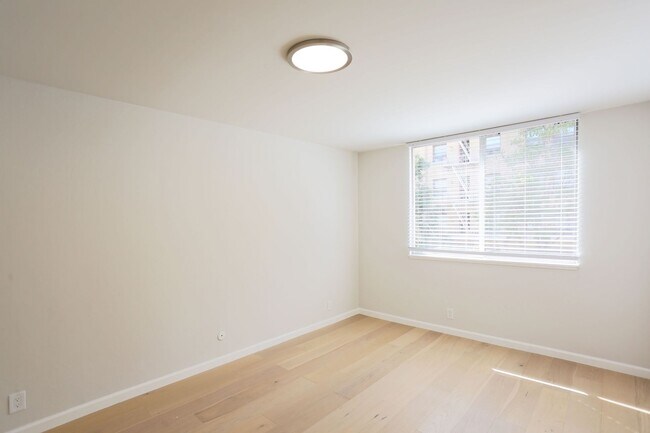 Building Photo - 1470 Alice St