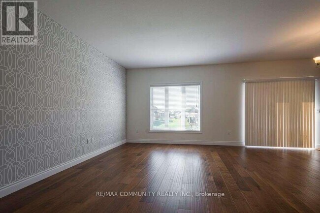 Photo du bâtiment - 13 Laurel St