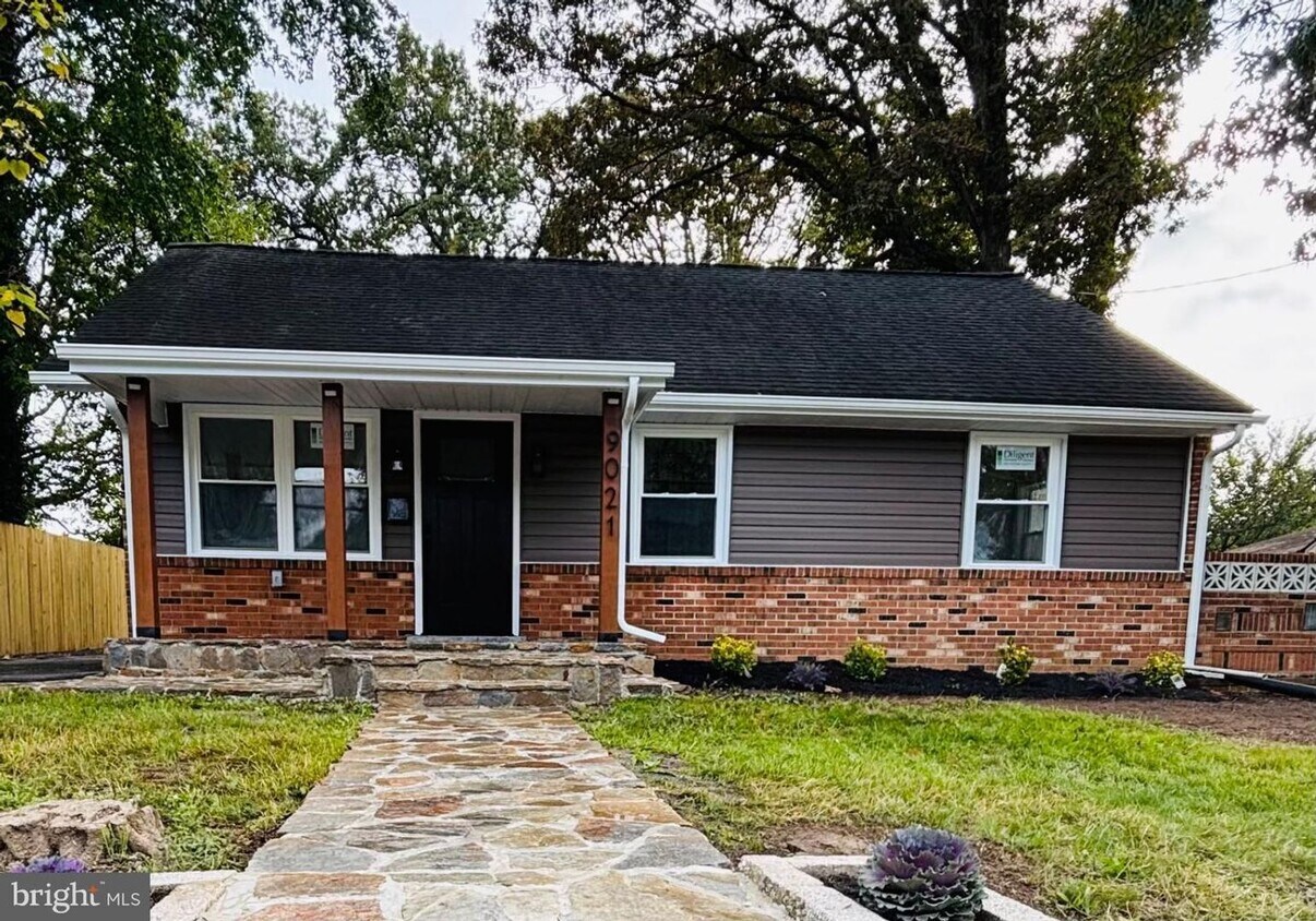 Fully Renovated Springdale Craftsman - Fully Renovated Springdale Craftsman