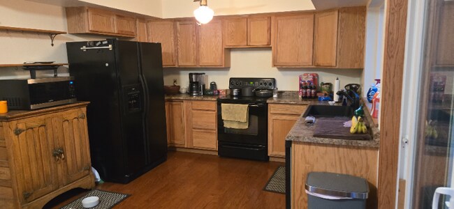 Foto del edificio - 138 Willow Pl S