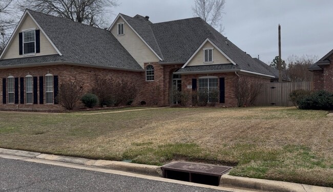 Building Photo - 408 Hidden Oaks Cir