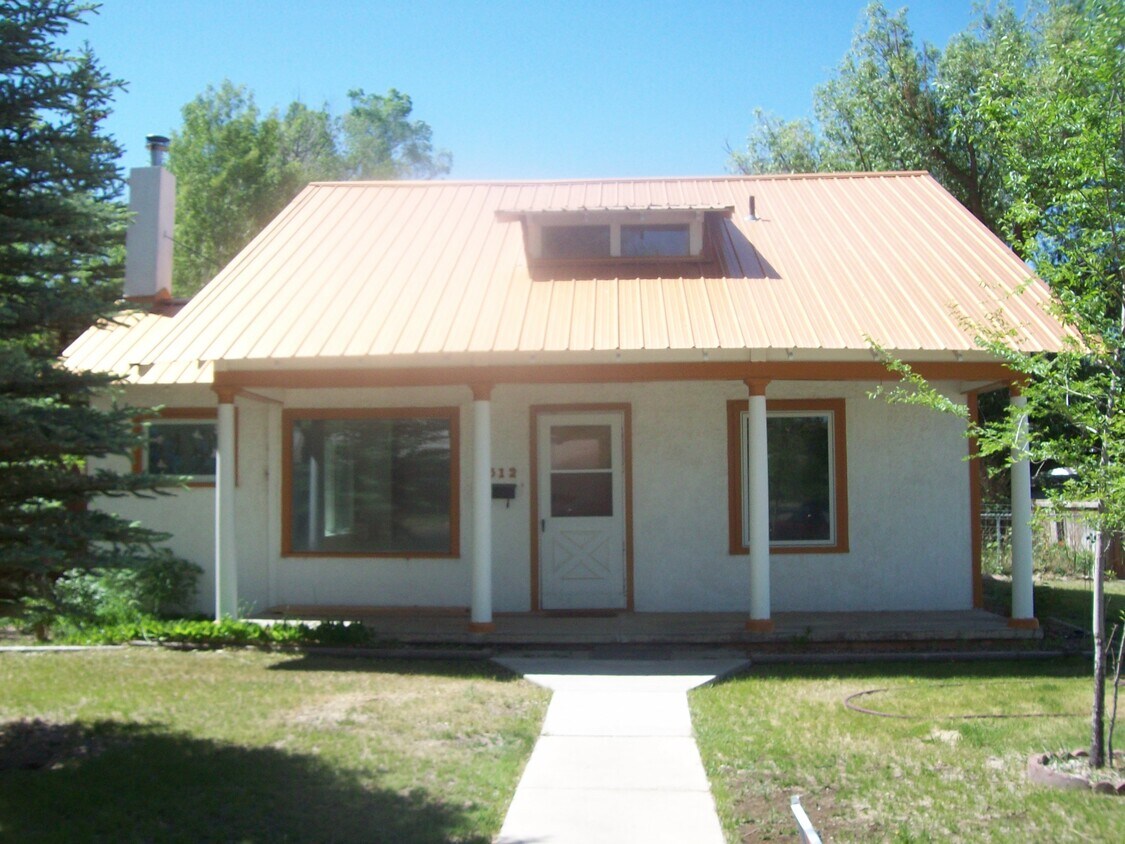 Foto principal - 512 1st St