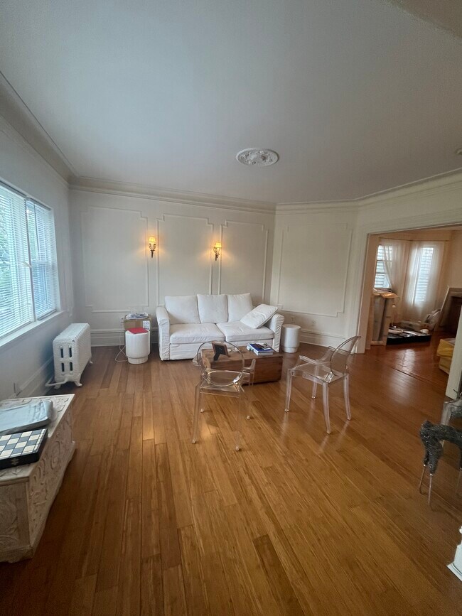 Building Photo - 23 King Ave