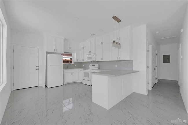 Building Photo - 12 E St