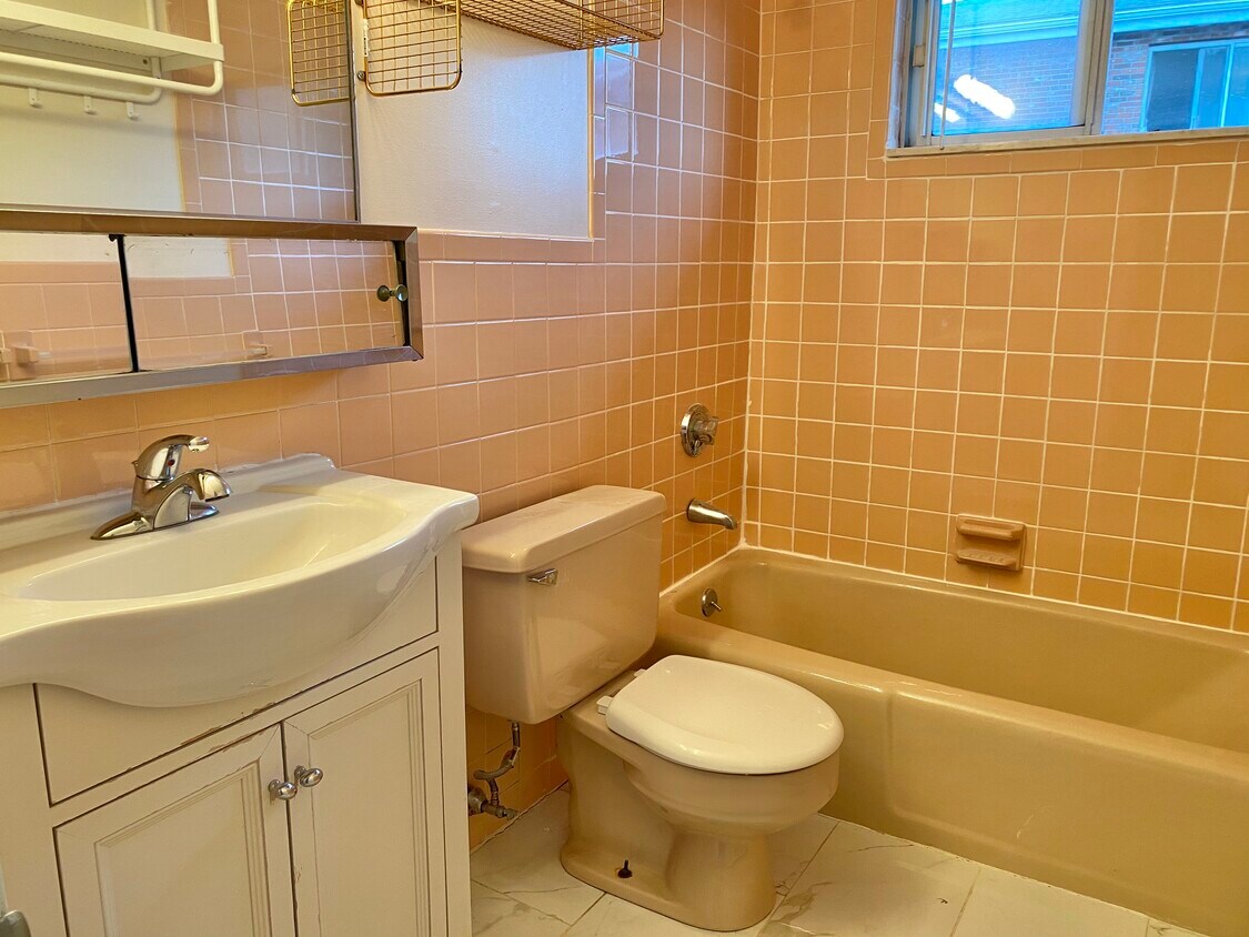 Primary Photo - 33 South St