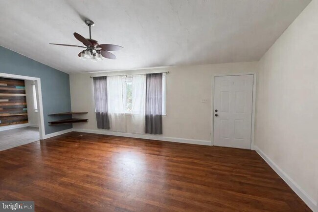 Foto del edificio - 1919 Creek Rd