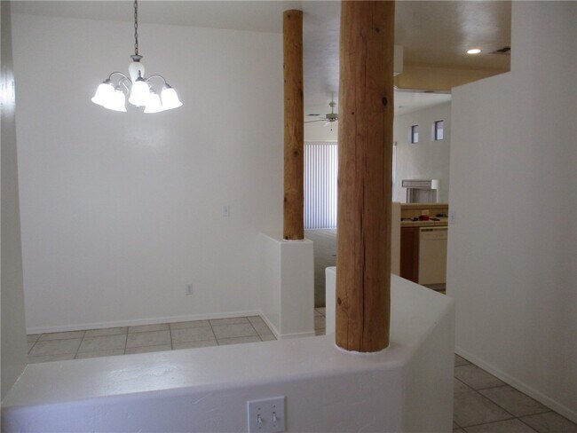 Building Photo - 2675 Desert Flowers Dr