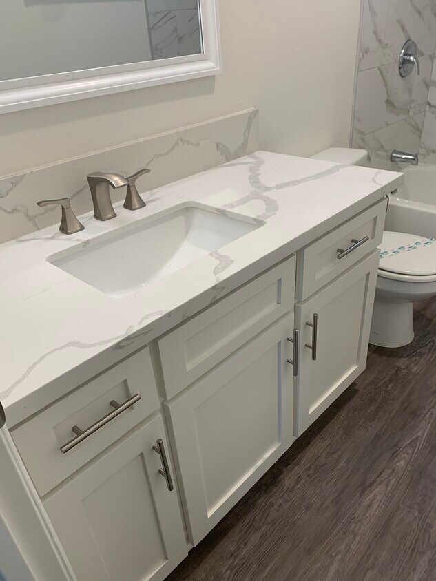 granite countertops - 20904 Bloomfield Ave