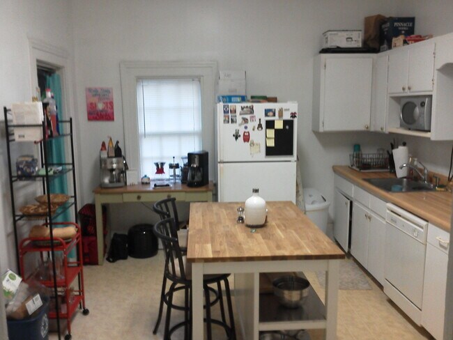 Foto del edificio - 126 Indale Ave