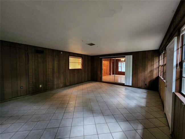 Foto del edificio - 4421 Newberry Rd