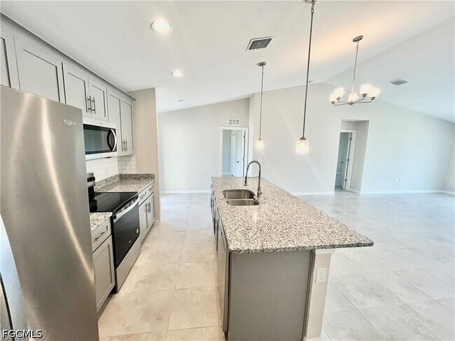 Foto del edificio - 2538 NW 24th Pl