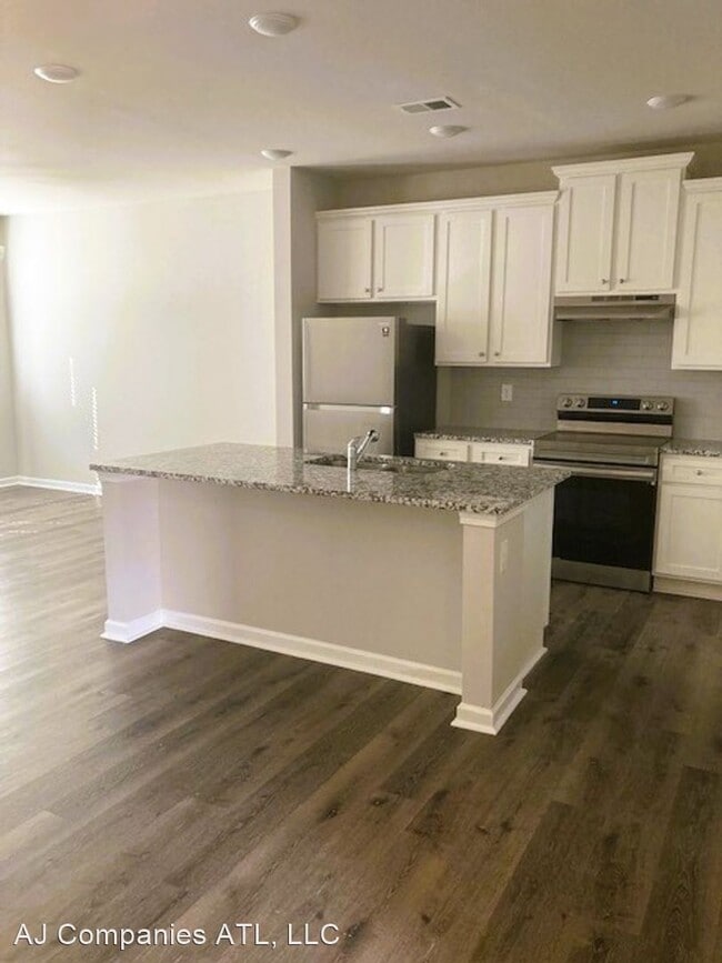 Building Photo - 4 br, 2.5 bath House - 311 Harrison Dr